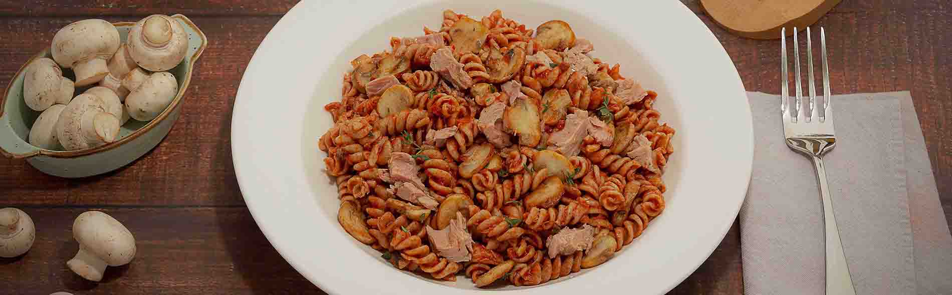 salsa tosacana vegetariana con champinon y atun con fusilli integral carozzi