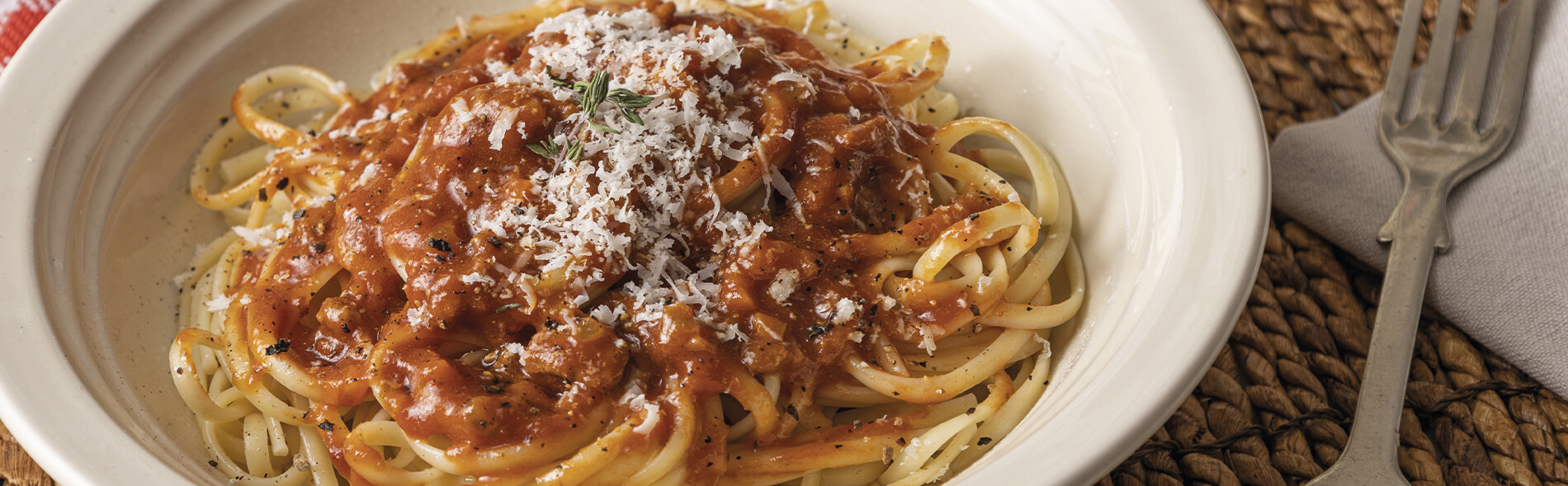 spaghetti con salsa boloñesa