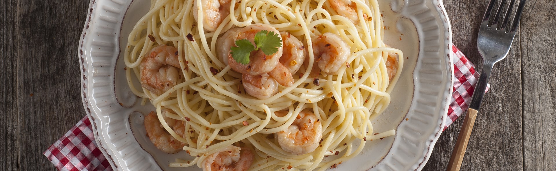 spaghetti con camarones al pil pil