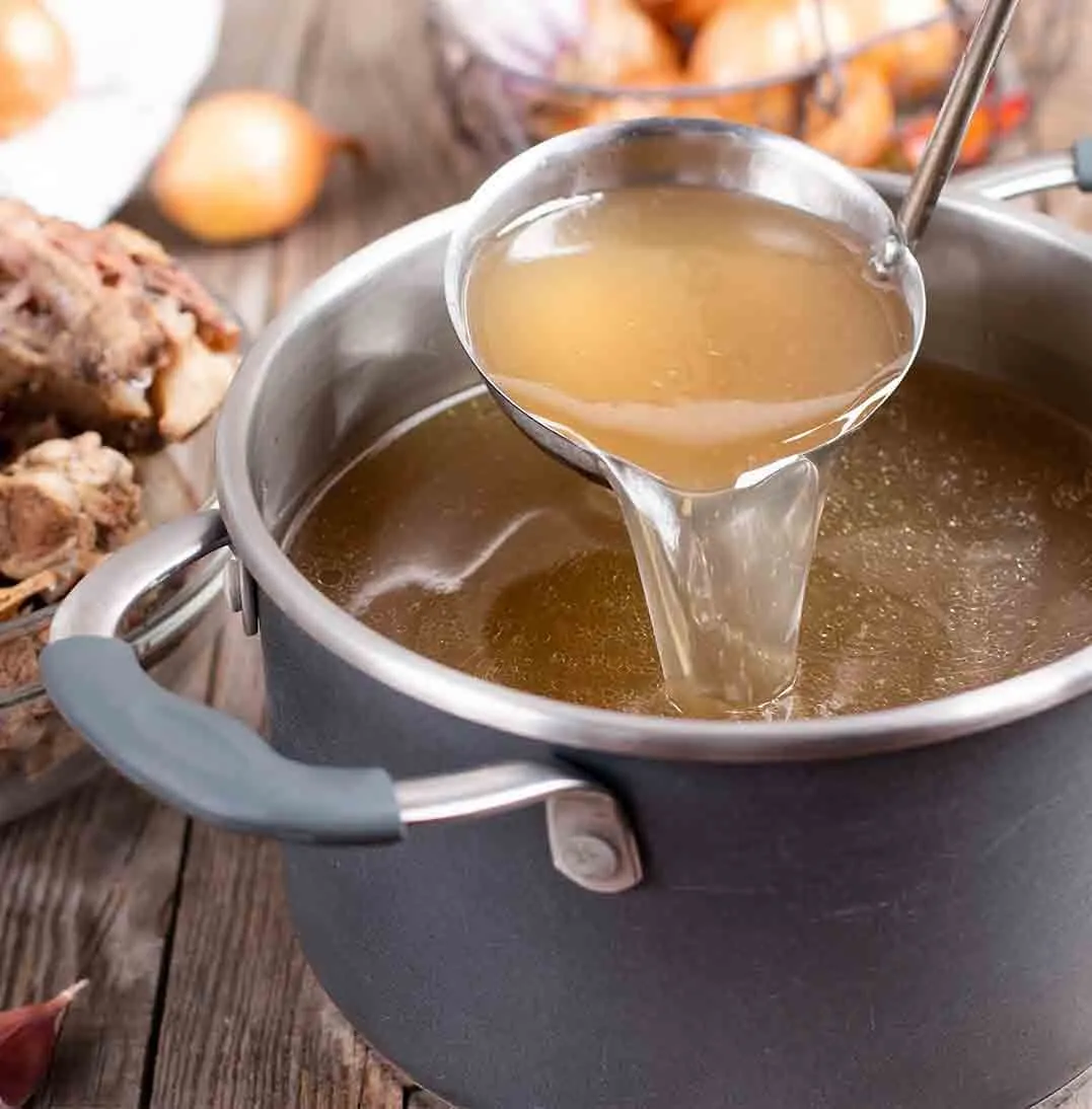 caldo casero tradicional chileno
