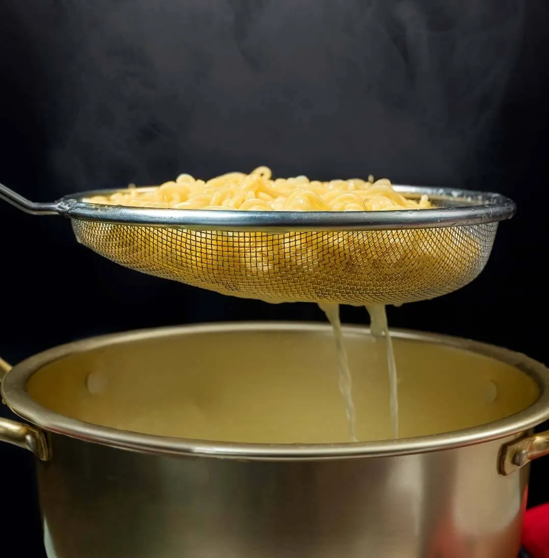 colando pasta tips carozzi