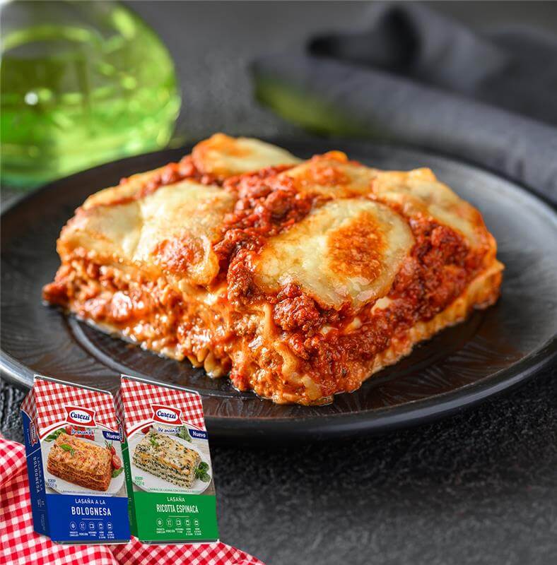 plato con lasaña congelada carozzi