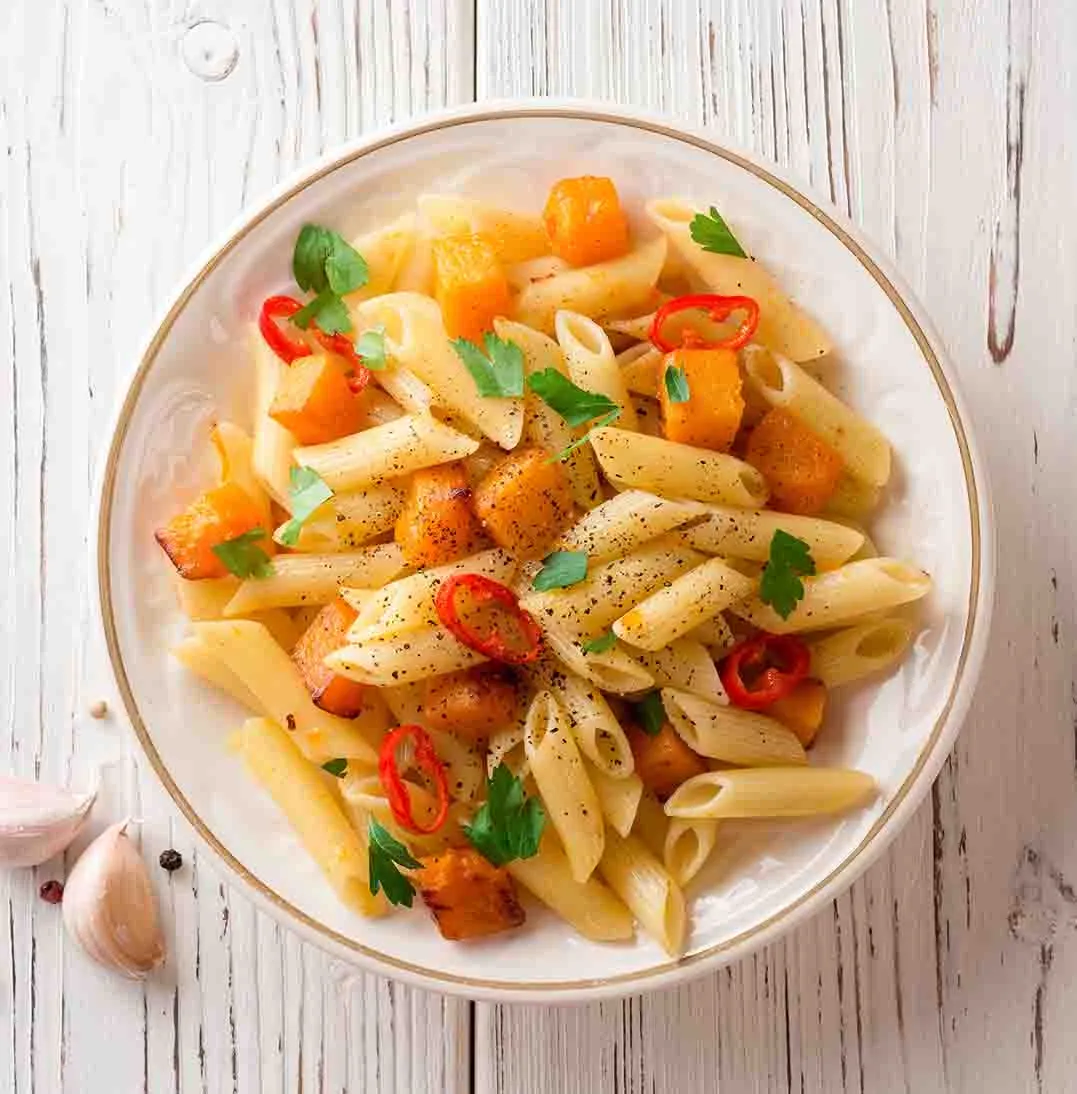 plato con pasta penne