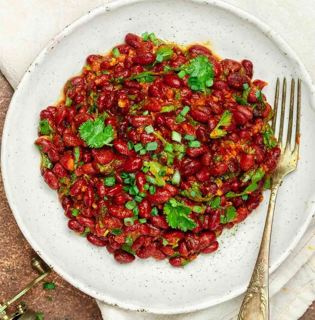 plato de porotos guisados con salsa pomarola carozzi