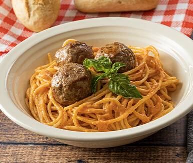 spaghetti con albondigas y salsa romanesco