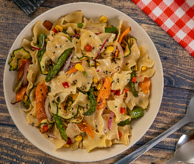 pantrucas en ensalada con verduras grilladas