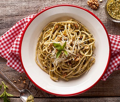 receta fetuccini al pesto de albahaca