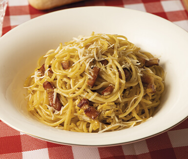 spaghetti con salsa carbonara