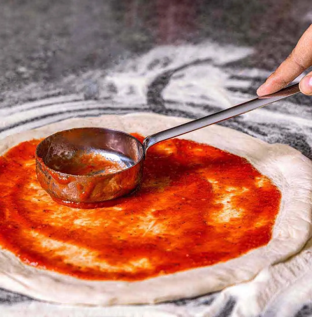 salsa de tomate masa de pizza